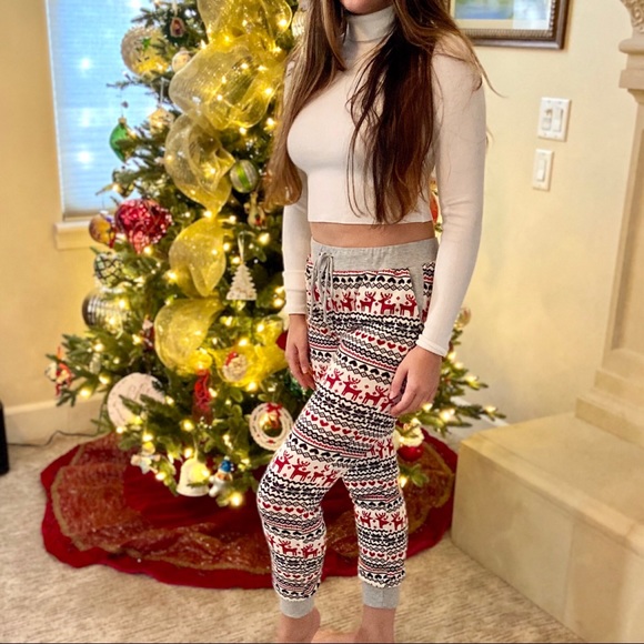 CLEARANCE‼️2 LEFT🎄Holiday Joggers - Picture 5 of 8